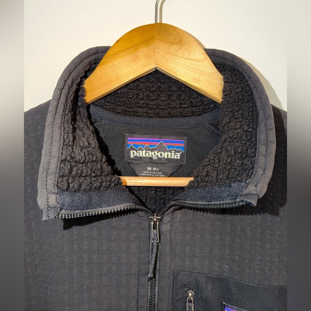 Patagonia Men’s R2 Techface Jacket - Picture 3 of 4